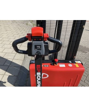 EST 122 - 2700, TRANSPALET ELECTRIC CU CATARG MARCA "EP EQUIPMENT", INALTIME DE RIDICARE 2.700 MM, SARCINA MAX 1.200 KG