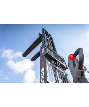 EST 122 - 2500, TRANSPALET ELECTRIC CU CATARG MARCA "EP EQUIPMENT", INALTIME DE RIDICARE 2.500 MM, SARCINA MAX 1.200 KG