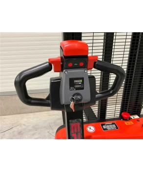 EST124 - 3000, TRANSPALET ELECTRIC CU CATARG, INALTIME DE RIDICARE 3.000MM, SARCINA MAXIMA 1.200 KG